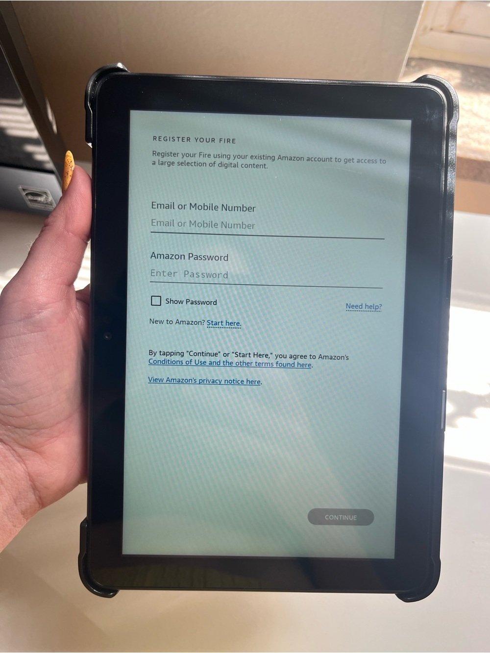 Amazon HD Fire Tablet with case - Picture 4 of 4